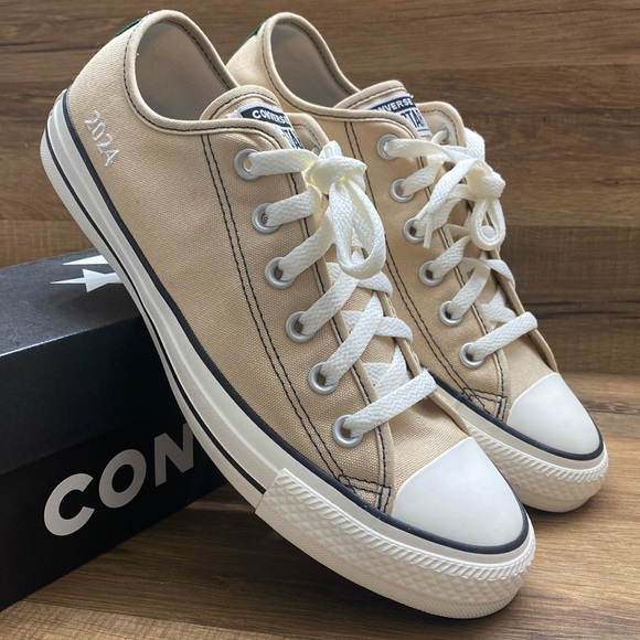 CONVERSE ALL STAR ⭐️ BRAND NEW - Picture 1 of 9